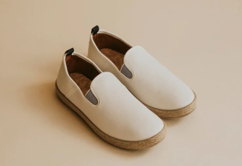 4 Rekomendasi Sepatu Slip On Pria Terbaik Nyaman dan Terkesan Casual Harga Rp100 Ribuan