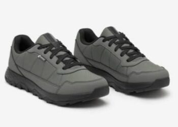 6 Rekomendasi Sepatu Hiking Pria Terbaik yang Nyaman dan Waterproof
