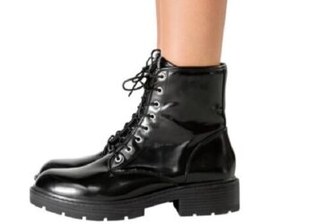 8 Rekomendasi Sepatu Boots Wanita dengan Tampilan Stylish