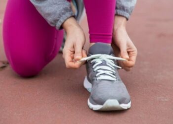5 Rekomendasi Sepatu Lari Wanita Terbaik yang Ringan, Nyaman dan Empuk