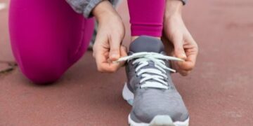 5 Rekomendasi Sepatu Lari Wanita Terbaik yang Ringan, Nyaman dan Empuk
