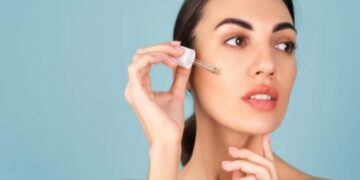 Rekomendasi Serum Wardah untuk Kulit Kering dan Kusam, Auto Flawless!