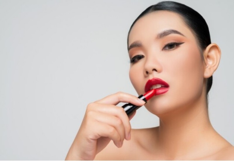 5 Pilihan Lipstik Lokal Tahan Lama dan Tidak Bikin Kering